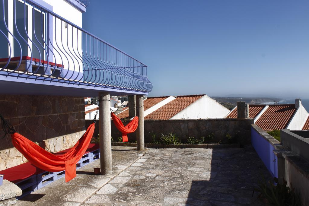 Chill In Ericeira Surf House Hostel Exterior photo