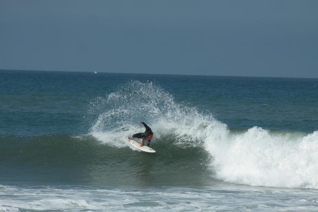 Chill In Ericeira Surf House Hostel Exterior photo