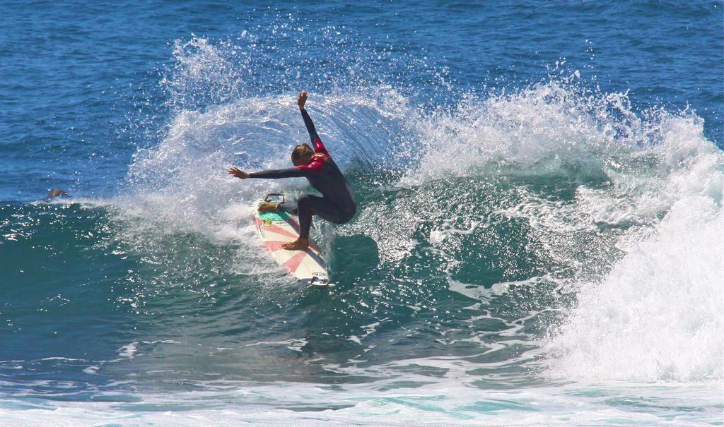 Chill In Ericeira Surf House Hostel Exterior photo